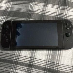 Nintendo switch for sale works great trying to get some more money